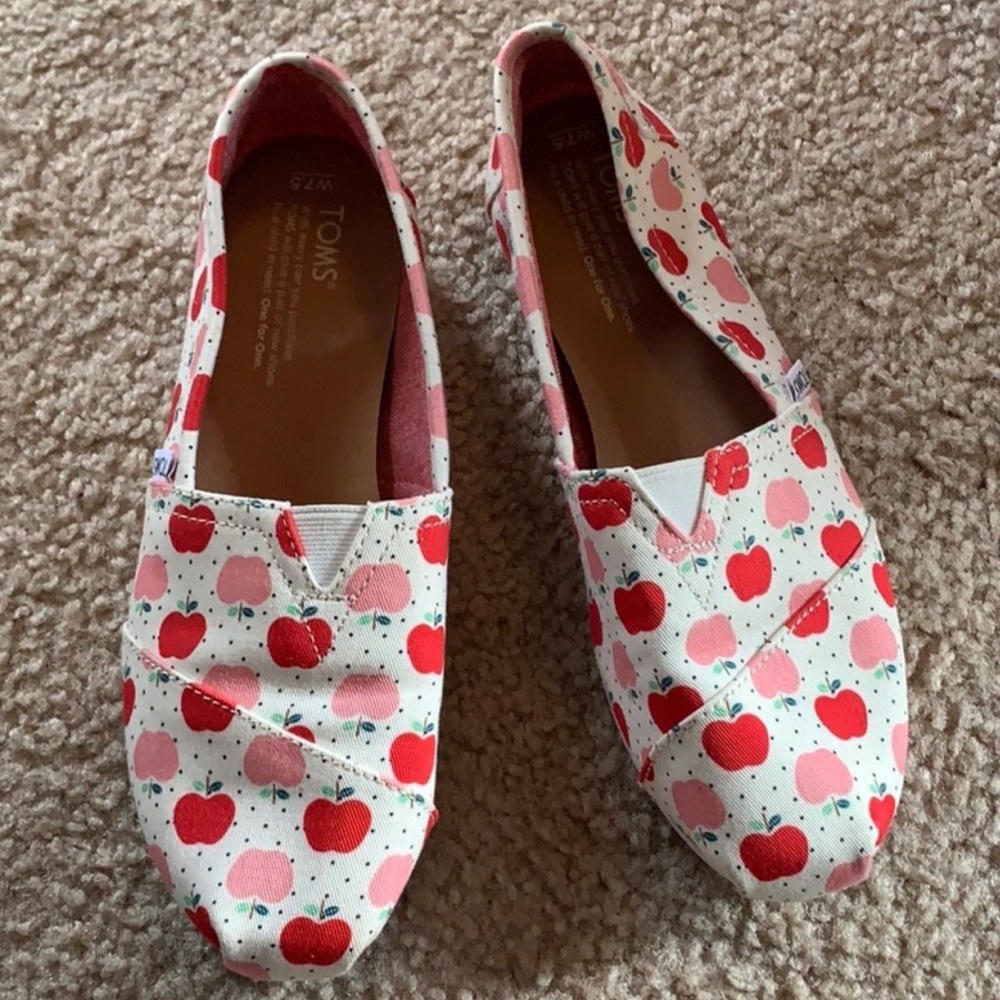 Toms with Apples on them